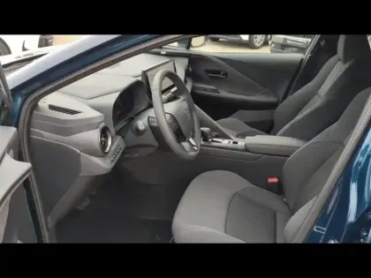 Photo 13 Toyota C-HR  2.0 Hybride Rechargeable 225ch Design NG23