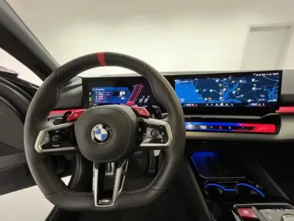 Photo 6 BMW Serie 5 M5 Touring 4.4 V8 PHEV 727ch