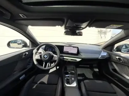 Photo 8 BMW Serie 1 Série 1 120A 170ch M Sport DKG7