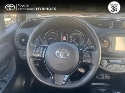 Photo 8 Toyota Yaris  100h Dynamic 5p RC19