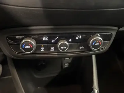 Photo 11 Opel Crossland  1.2 Turbo 130ch Ultimate