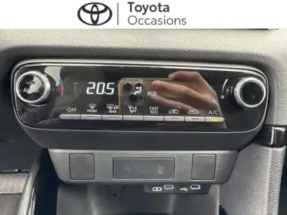 Photo 10 Toyota Yaris  116h Design 5p MC24