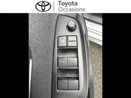 Photo 12 Toyota Yaris  116h Design 5p MC24