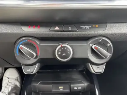 Photo 15 Kia Stonic  1.0 T-GDi 100ch Active