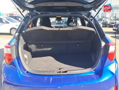 Photo 13 Toyota Yaris  100h Collection 5p