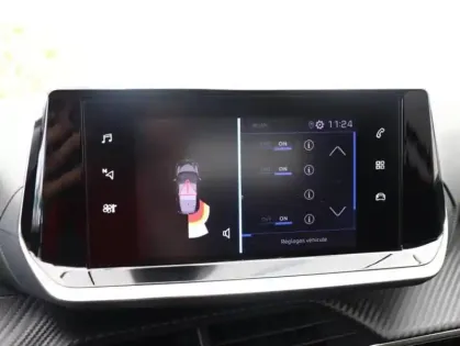 Photo 14 Peugeot 208  1.2 PureTech 100ch S&S Style 118g