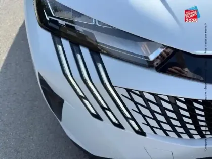 Photo 12 Peugeot 5008  Hybrid 145ch Allure e-DCS6