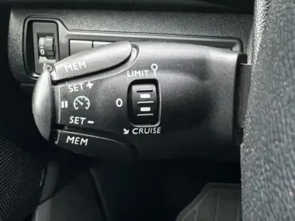 Photo 8 Peugeot 308  1.2 PureTech 110ch E6.3 S&S Style