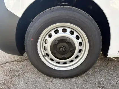 Photo 8 Peugeot Expert  Fg M 2.0 BlueHDi 145ch S&S EAT8