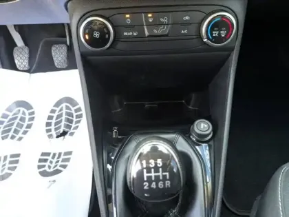 Photo 13 Ford Fiesta  1.0 EcoBoost 100ch Stop&Start Trend 5p