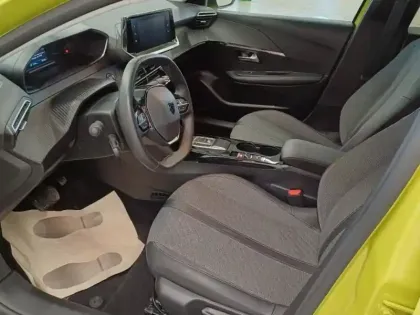 Photo 12 Peugeot 208  e- 136ch Style