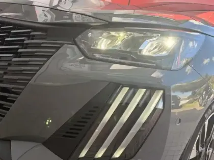 Photo 7 Peugeot 208  1.2 Hybrid 110ch Allure e-DCS6