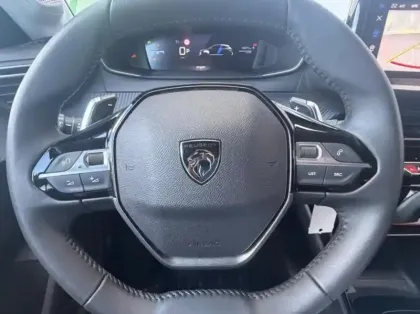 Photo 13 Peugeot 208  1.2 Hybrid 110ch Allure e-DCS6