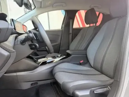 Photo 10 Peugeot 208  1.2 Hybrid 110ch Allure e-DCS6