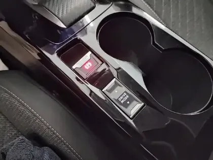 Photo 13 Peugeot 208  1.2 Hybrid 100ch Allure e-DCS6