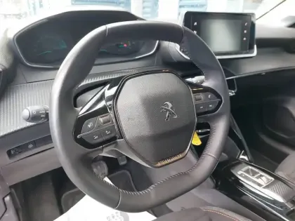Photo 8 Peugeot 208  Electrique 50 kWh 136ch