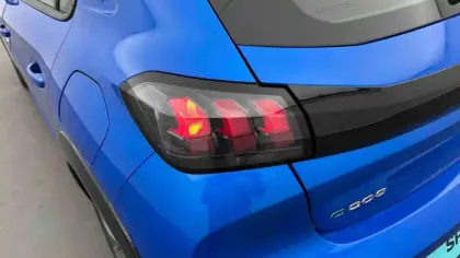 Photo 82 Peugeot 208  Electrique 50 kWh 136ch
