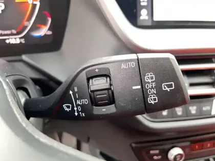 Photo 107 BMW Serie 1 118i 136 ch DKG7