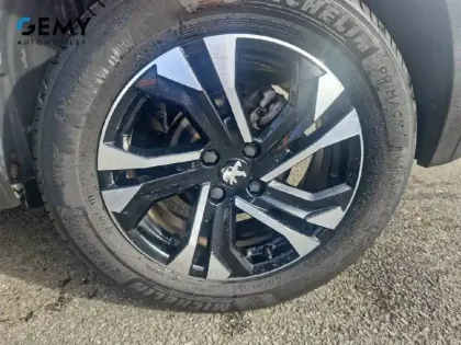 Photo 10 Peugeot 2008  PureTech 130 S&S EAT8