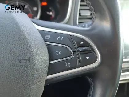 Photo 14 Renault Megane Mégane IV Berline Blue dCi 115 EDC