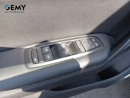 Photo 11 Renault Megane Mégane IV Berline Blue dCi 115 EDC