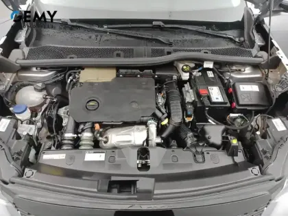 Photo 11 Peugeot 2008  BlueHDi 110 S&S BVM6