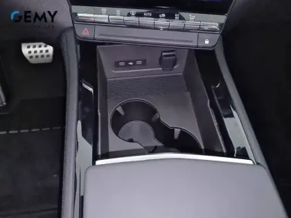 Photo 13 Renault Espace  E-Tech full hybrid 200 GSR2