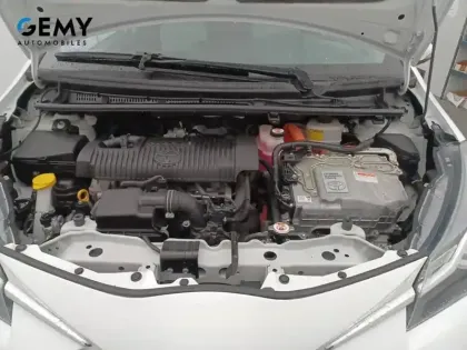 Photo 59 Toyota Yaris  Hybride Pro 100h