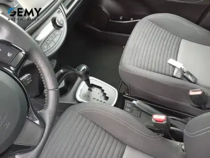 Photo 41 Toyota Yaris  Hybride Pro 100h
