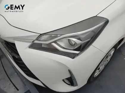 Photo 60 Toyota Yaris  Hybride Pro 100h