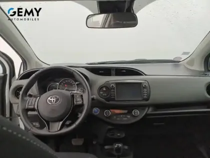 Photo 52 Toyota Yaris  Hybride Pro 100h