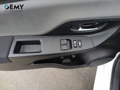 Photo 13 Toyota Yaris  Hybride Pro 100h