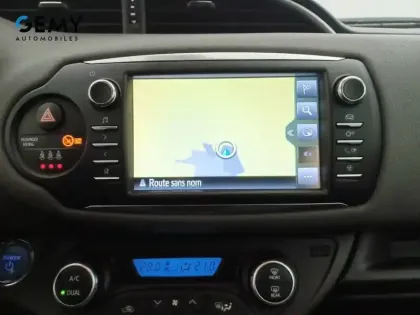 Photo 58 Toyota Yaris  Hybride Pro 100h