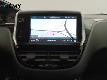 Photo 13 Peugeot 2008 Gén. I Ph2 Allure 5