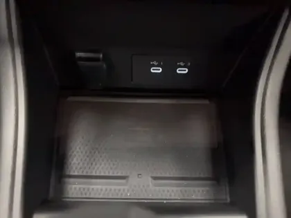 Photo 35 Renault Captur  E-Tech full hybrid 145 ch