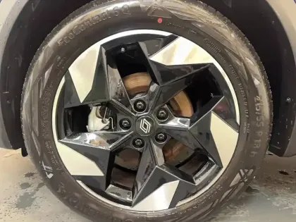 Photo 14 Renault Captur  E-Tech full hybrid 145 ch