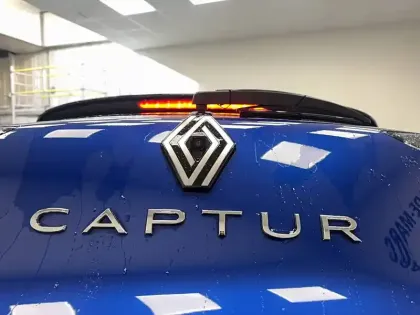 Photo 25 Renault Captur  E-Tech full hybrid 145 ch