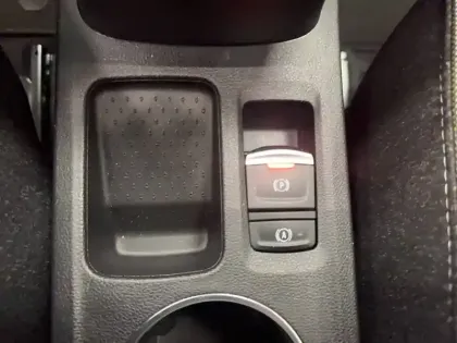 Photo 33 Renault Captur  E-Tech full hybrid 145 ch