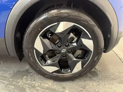 Photo 29 Renault Captur  E-Tech full hybrid 145 ch