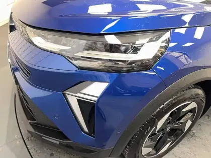 Photo 15 Renault Captur  E-Tech full hybrid 145 ch