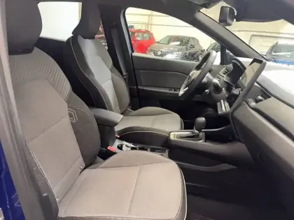 Photo 19 Renault Captur  E-Tech full hybrid 145 ch