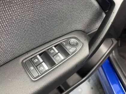 Photo 32 Renault Captur  E-Tech full hybrid 145 ch