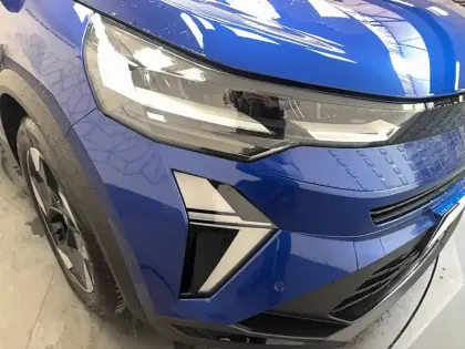 Photo 16 Renault Captur  E-Tech full hybrid 145 ch