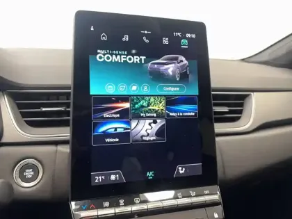 Photo 41 Renault Captur  E-Tech full hybrid 145 ch