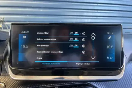 Photo 48 Peugeot 2008  PureTech 130 S&S BVM6