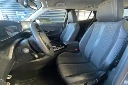 Photo 38 Peugeot 2008  PureTech 130 S&S BVM6