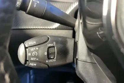 Photo 44 Peugeot 2008  PureTech 130 S&S BVM6