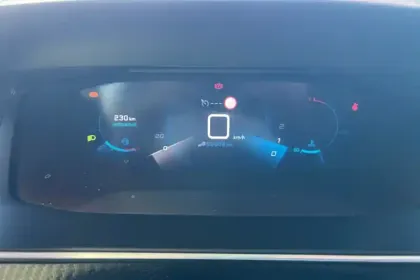 Photo 43 Peugeot 2008  PureTech 130 S&S BVM6