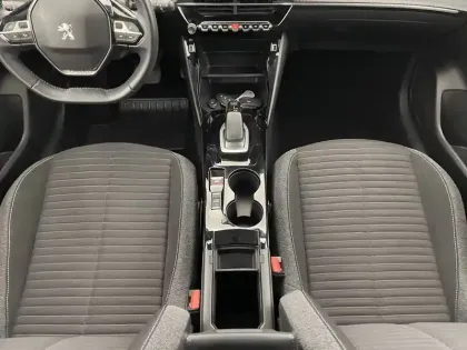 Photo 27 Peugeot 208  Electrique 50 kWh 136ch