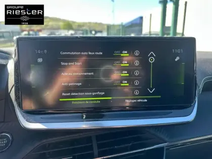 Photo 26 Peugeot 2008  PureTech 130 S&S EAT8